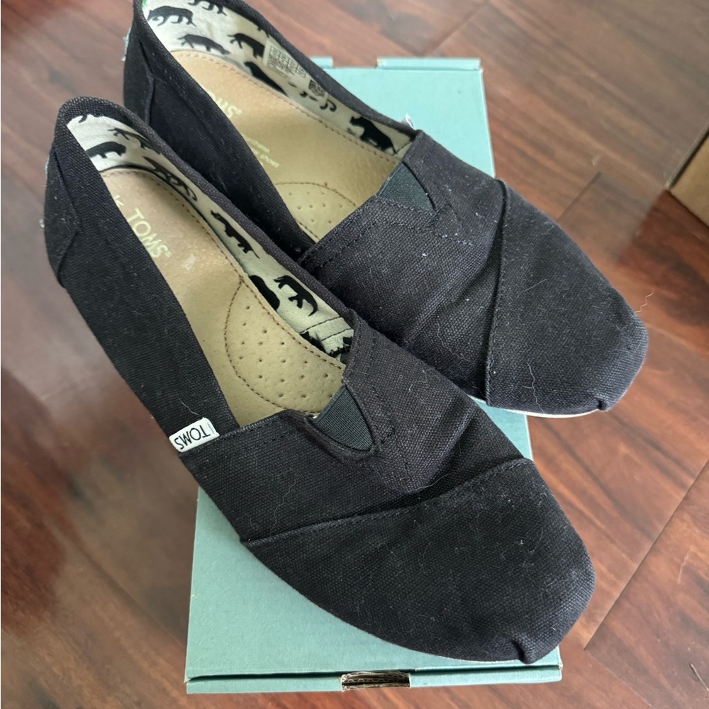 Toms Black Flats Slip-On Loafers